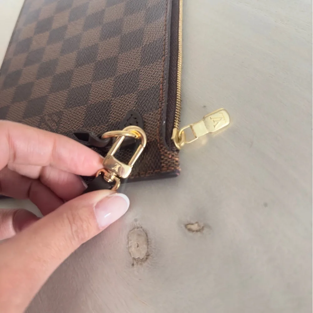 NWOT Authentic Louis Vuitton Authentic Damier Ebene Pouch Wristlet Wallet